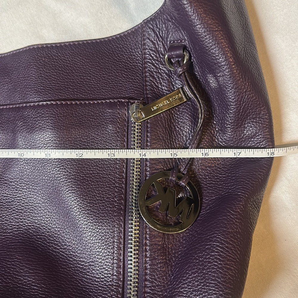 Michael Kors Purple Pebbled Leather Hobo Style Purse With 2 Outside Pockets - Picture 5 of 9
